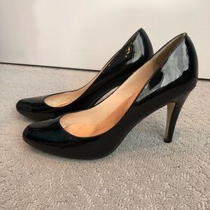 Steve Madden black patent pumps